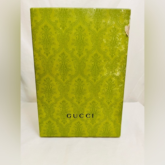 Gucci Shoe Box, Gift Bag, & Cards - Picture 2 of 6